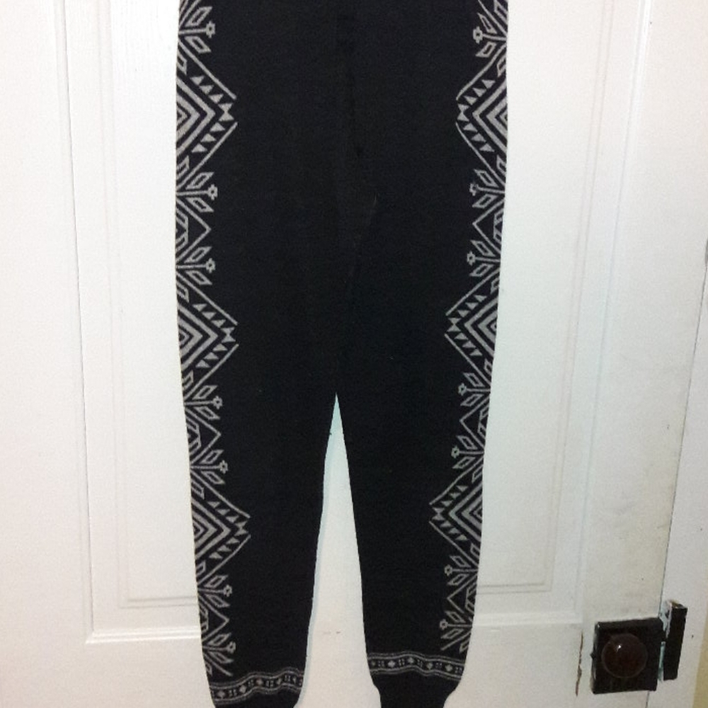 I'm selling these cozy sweatpants